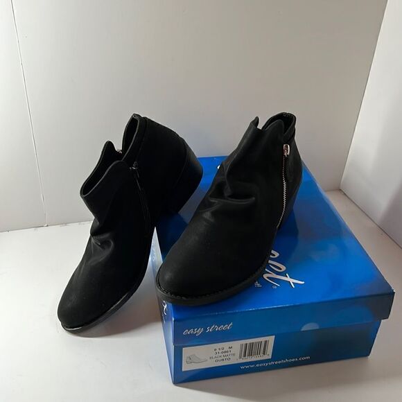 Easy Street Gusto Black Matte Ankle Boots size 9.5 M - Picture 1 of 5